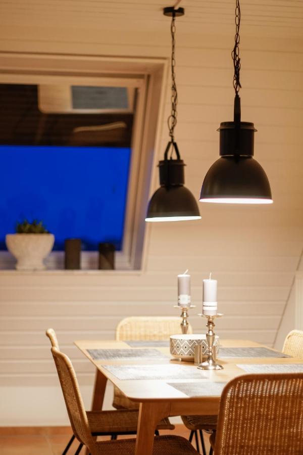 אמריך Rheinloft 3 - Grosse Giebelwohnung Mit Dachterrassen An Der Rheinpromenade מראה חיצוני תמונה