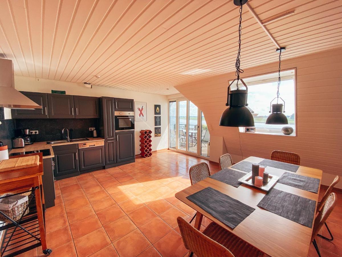 אמריך Rheinloft 3 - Grosse Giebelwohnung Mit Dachterrassen An Der Rheinpromenade מראה חיצוני תמונה