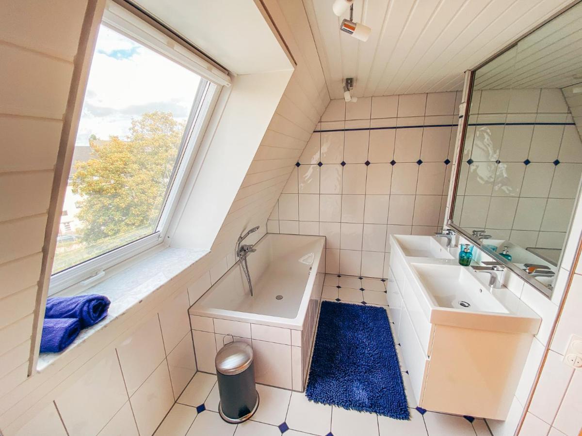 אמריך Rheinloft 3 - Grosse Giebelwohnung Mit Dachterrassen An Der Rheinpromenade מראה חיצוני תמונה