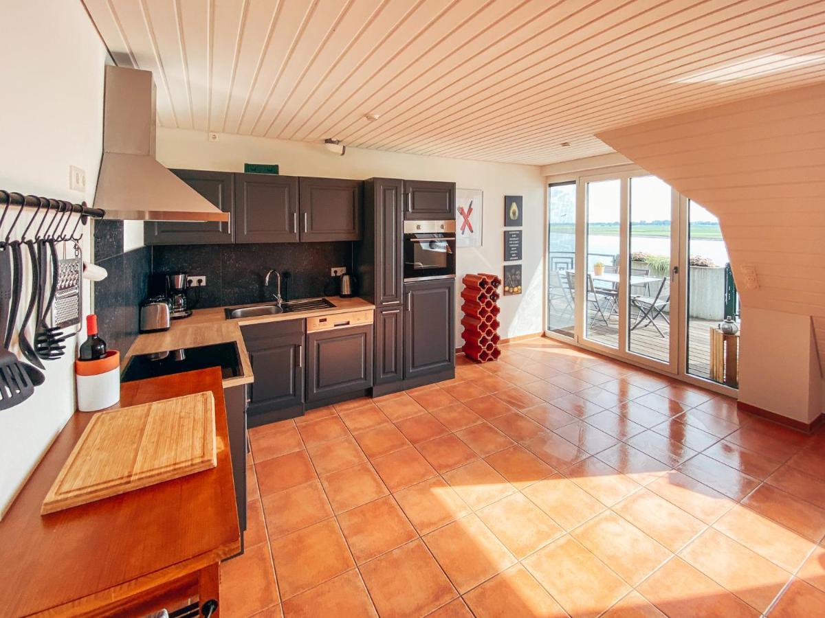 אמריך Rheinloft 3 - Grosse Giebelwohnung Mit Dachterrassen An Der Rheinpromenade מראה חיצוני תמונה