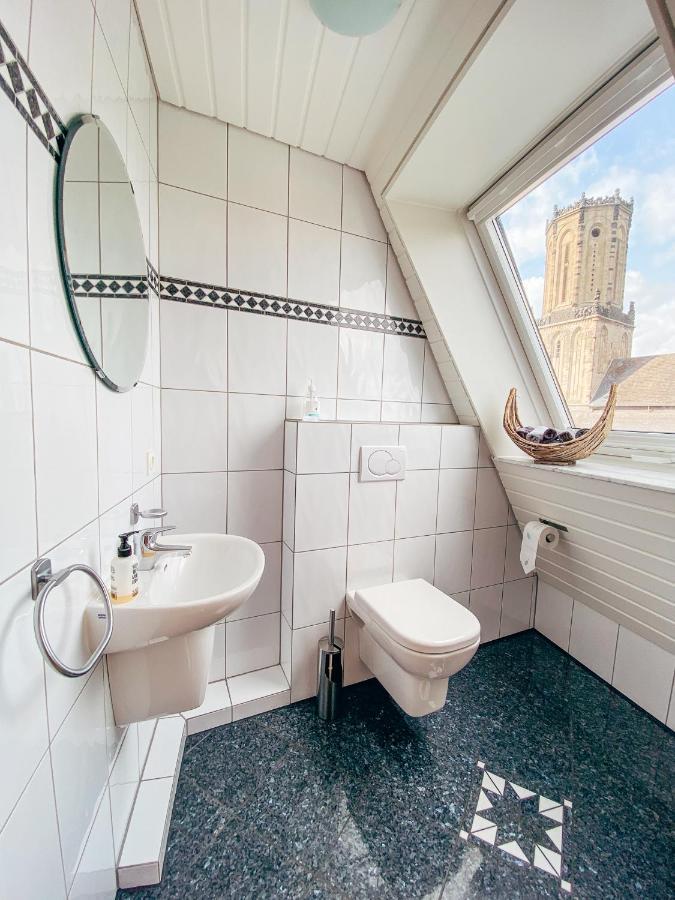 אמריך Rheinloft 3 - Grosse Giebelwohnung Mit Dachterrassen An Der Rheinpromenade מראה חיצוני תמונה